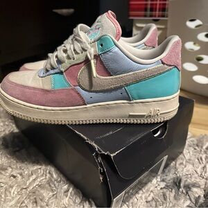 Men’s Size 8.5 Easter AIR FORCE 1 '07 QS
